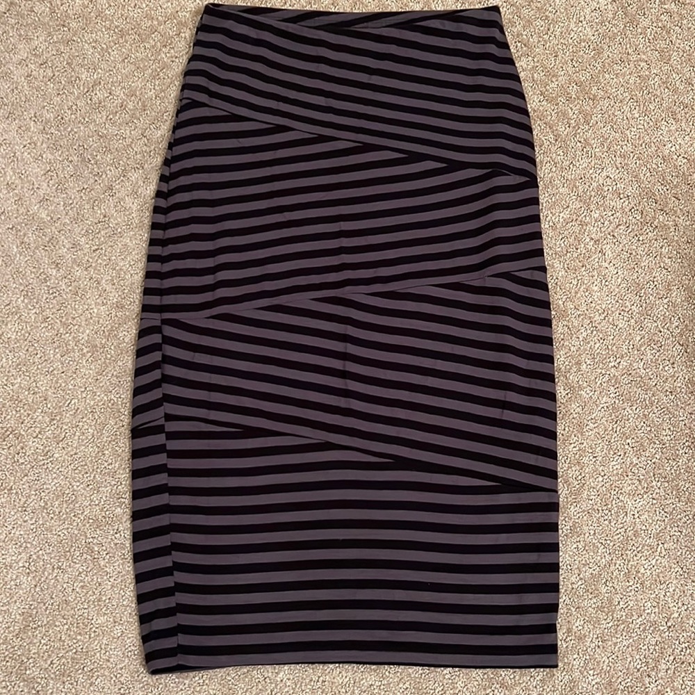 Grey and black pull on striped skirt